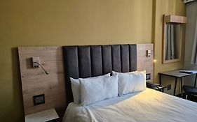 Manhattan Hotel